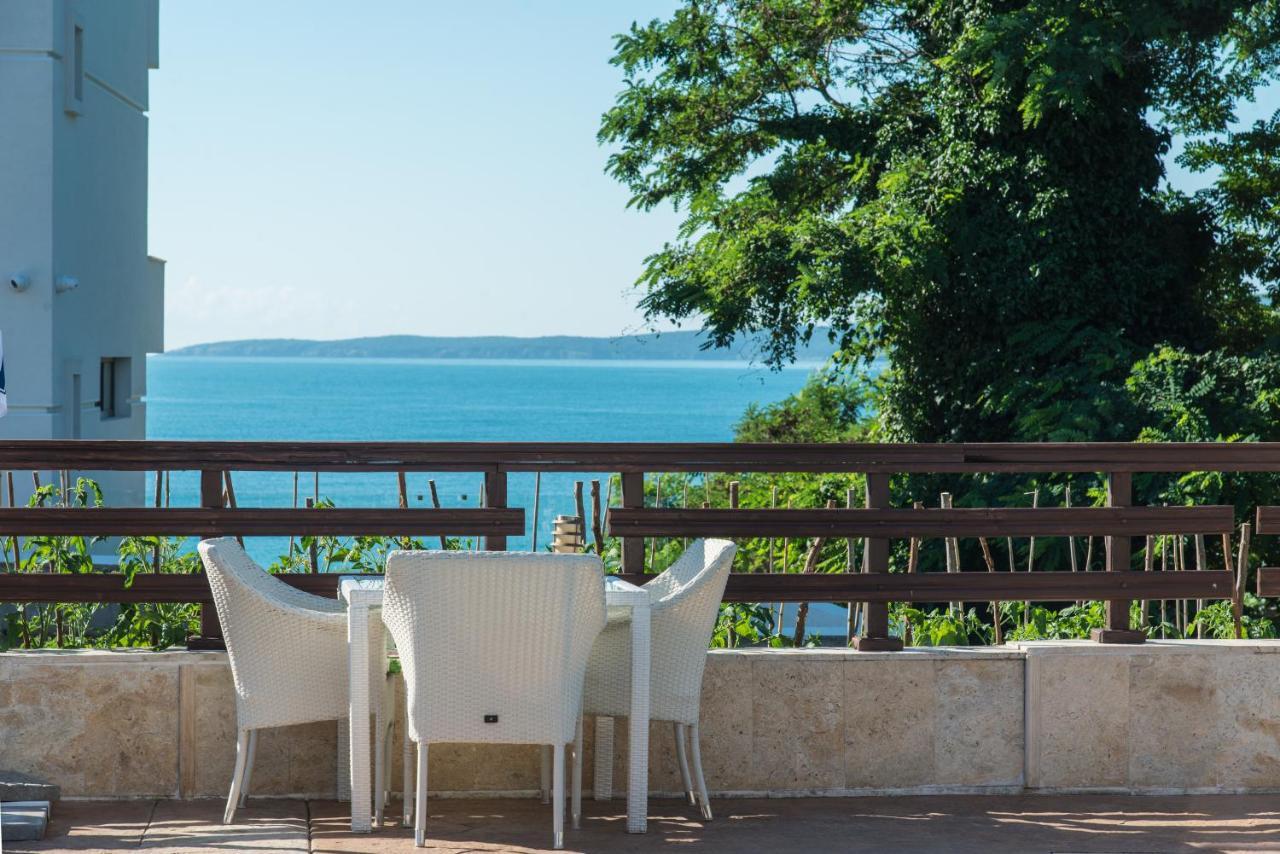 Семеен Хотел Golden Place Sozopol Exterior photo