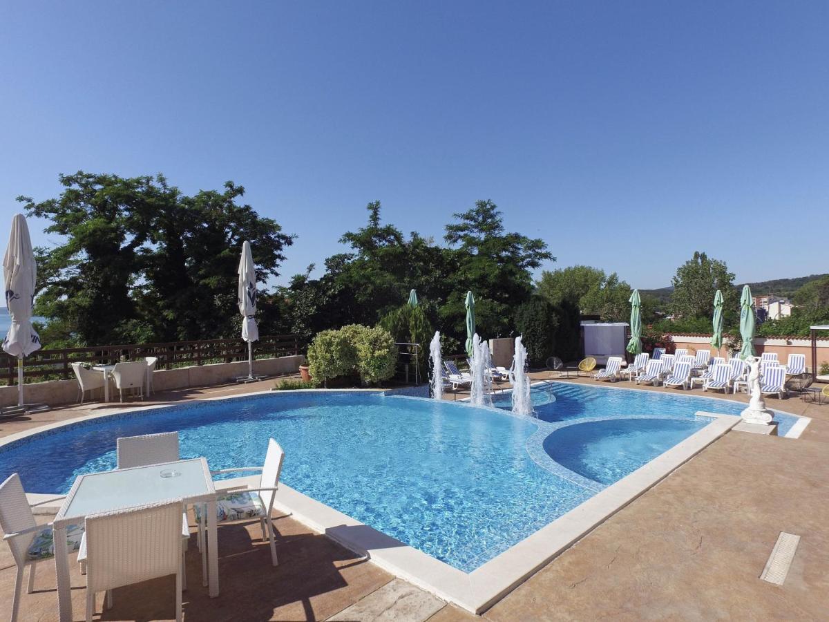 Семеен Хотел Golden Place Sozopol Exterior photo