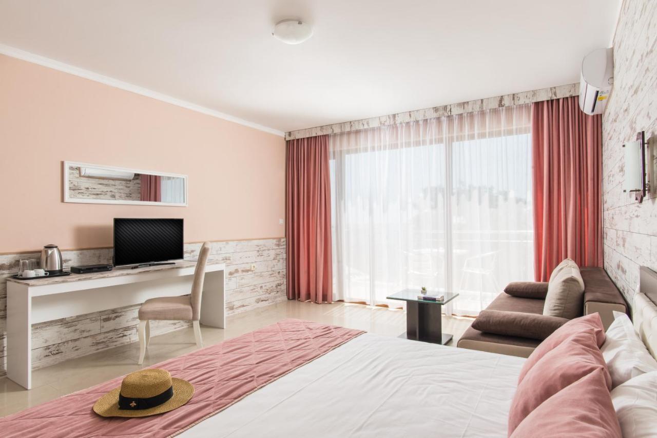 Семеен Хотел Golden Place Sozopol Exterior photo